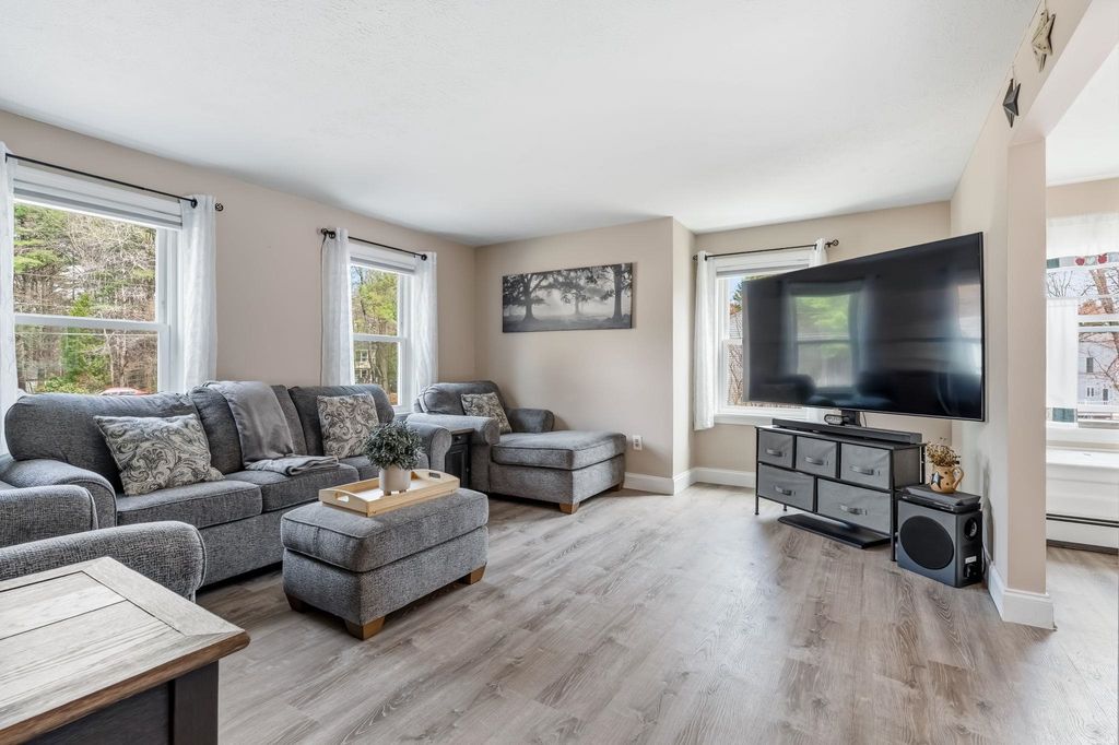 Photo of 158 Tina Drive, Pembroke, NH 03275 (MLS # 5084442)