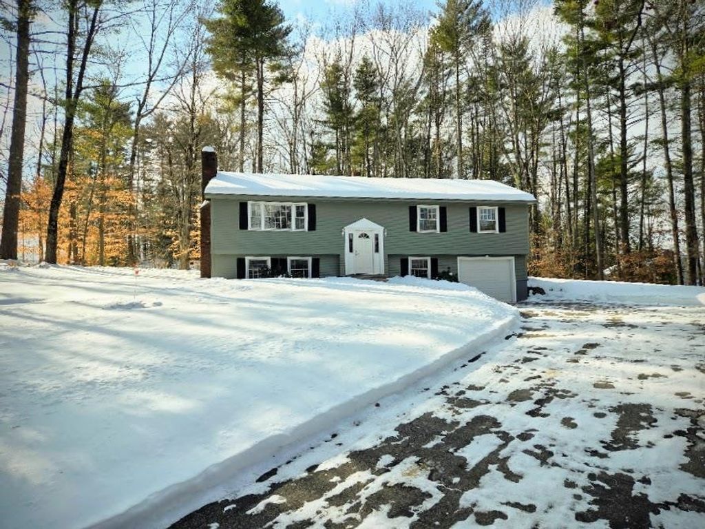 Photo of 13 Birchdale Road, Bow, NH 03304 (MLS # 5076155)
