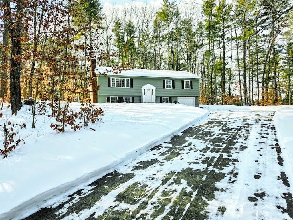 Photo of 13 Birchdale Road, Bow, NH 03304 (MLS # 5076155)