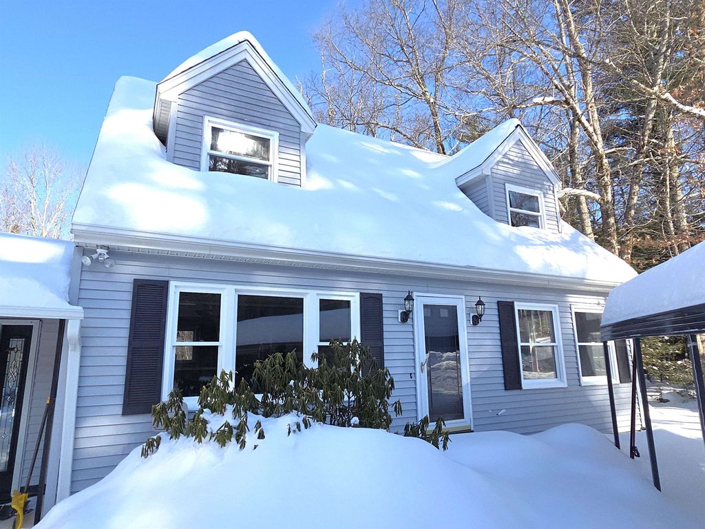 Photo of 9 Norton Woods Road, Newmarket, NH 03857 (MLS # 5076120)