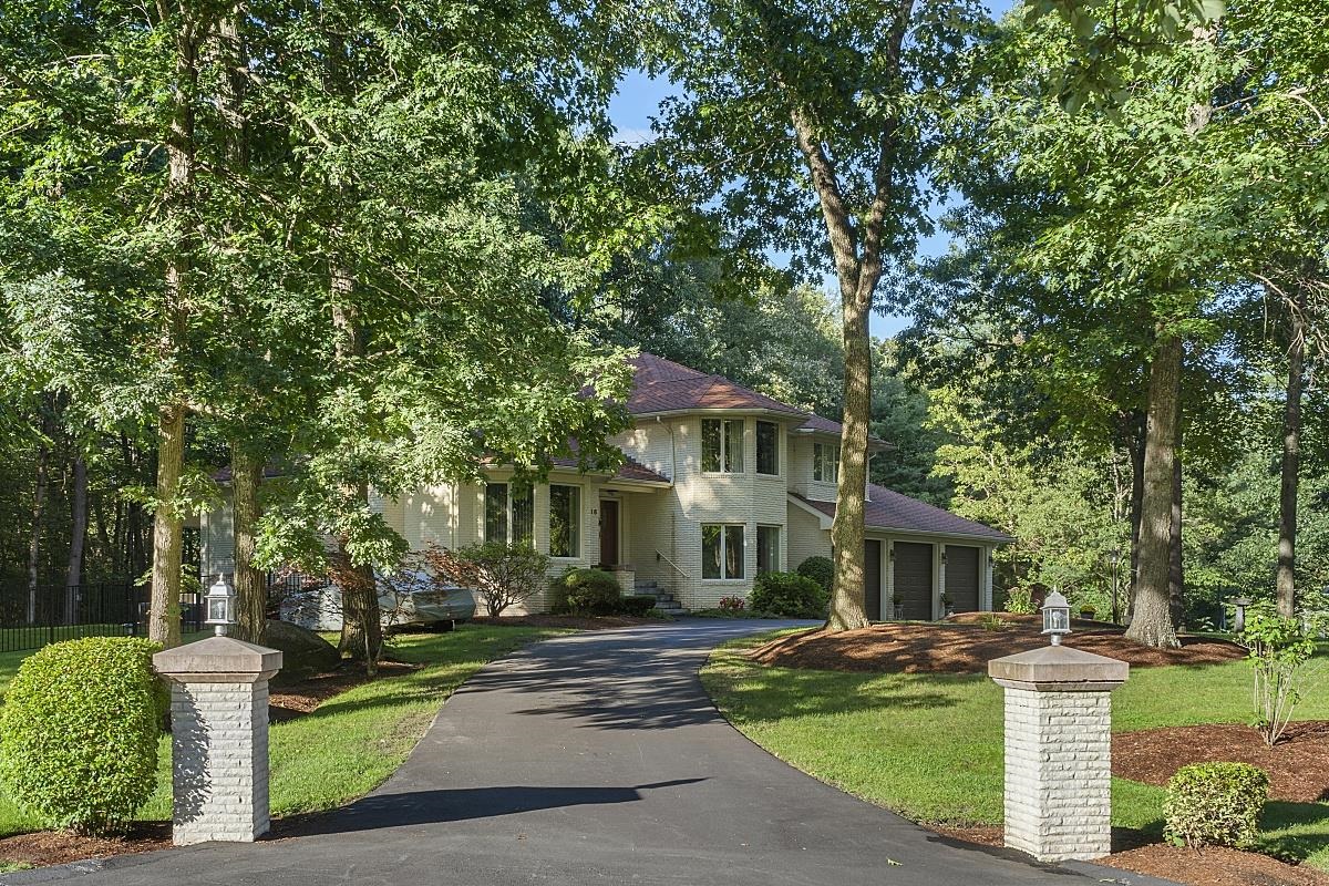 16 Fox Run Lane 10382