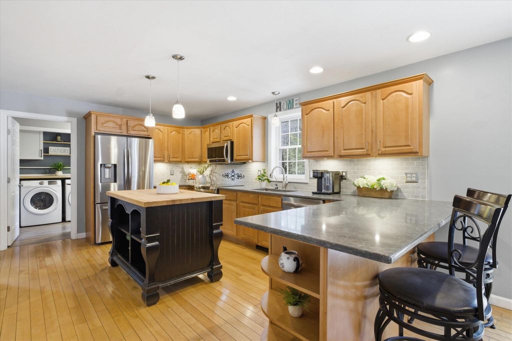 Photo of 64 Peppermint Street, Goffstown, NH 03045 (MLS # 5081587)