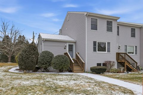 Photo of 35 Fieldstone Estates, Newmarket, NH 03857 (MLS # 5071141)