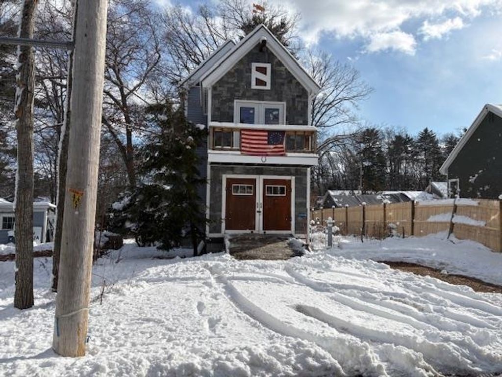 Photo of 11 Dulcies Point Road, Kingston, NH 03848 (MLS # 5074991)