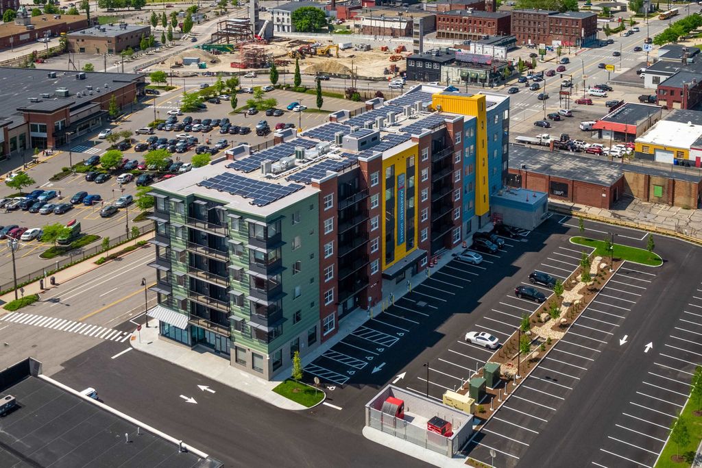 Photo of 409 Elm Street #519, Manchester, NH 03101 (MLS # 5076817)