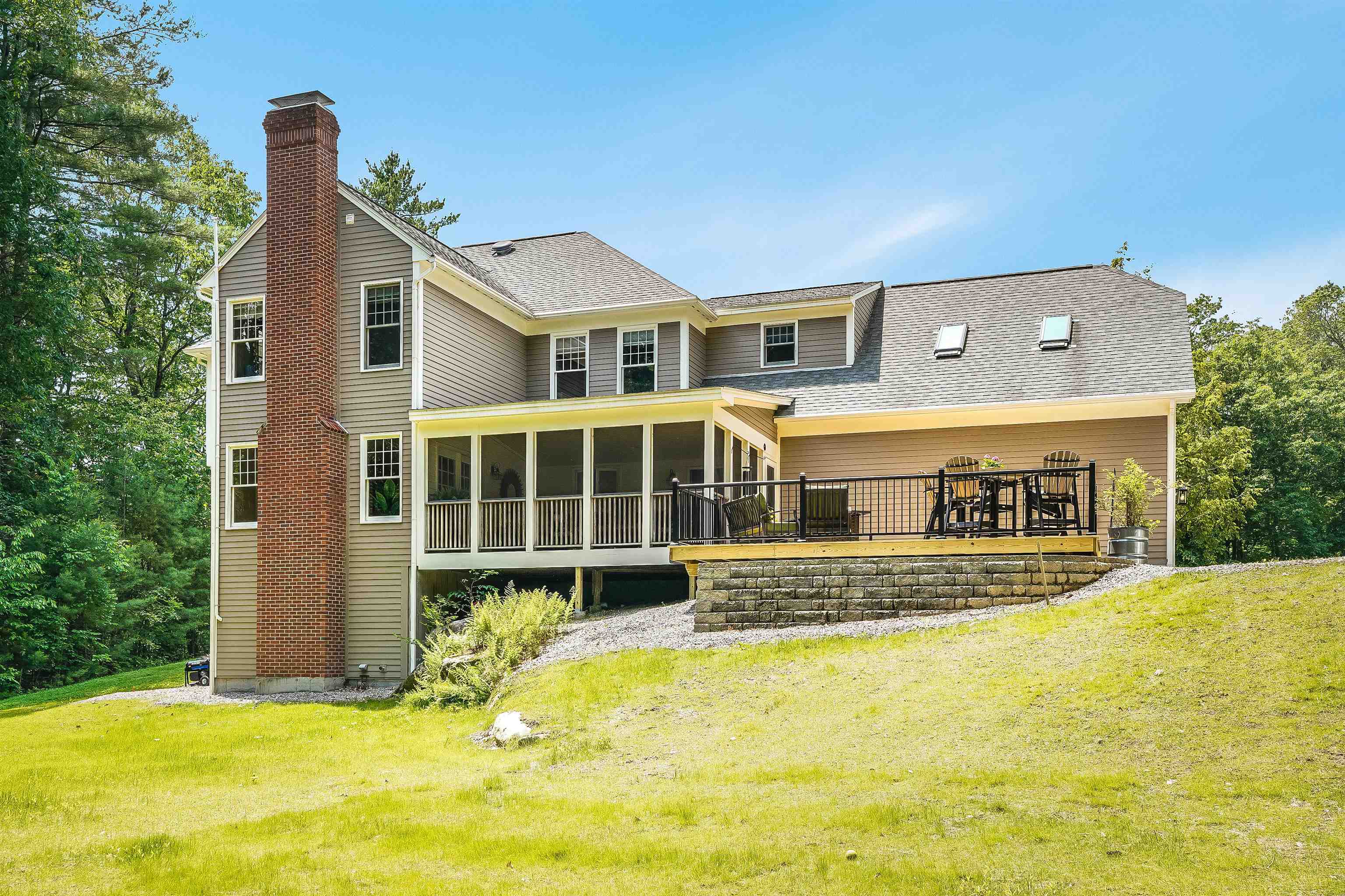 87 Rosewell Road
