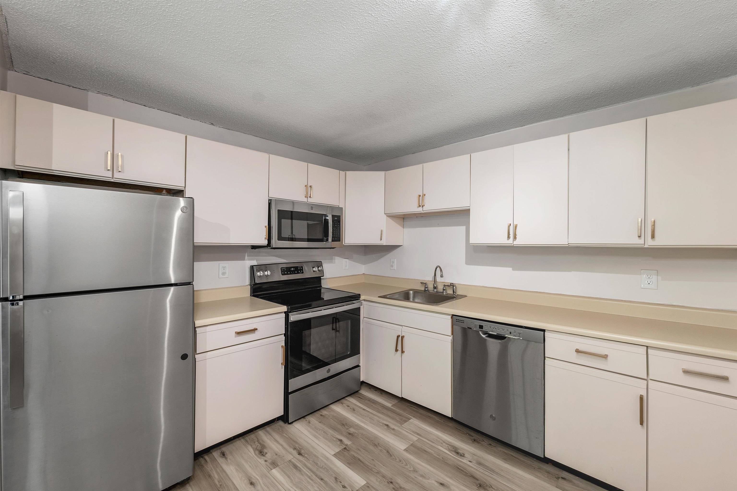 17 Kimberly Drive 33