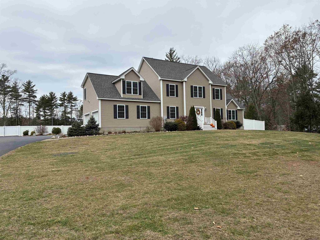 Photo of 5 Sheldon Road, Derry, NH 03038 (MLS # 5070763)