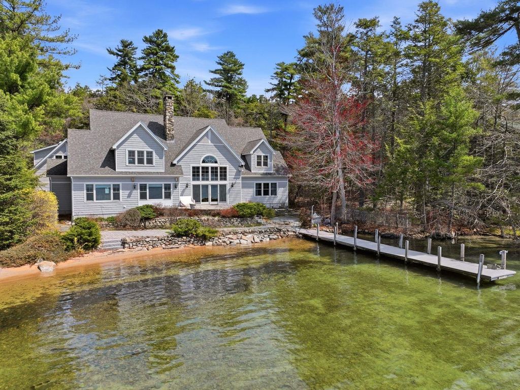 Photo of 35 Rocky Shore Road, Wolfeboro, NH 03894 (MLS # 5086035)
