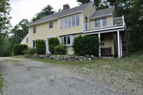 Photo of 39 Birch Glen Drive, Bennington, NH 03442 (MLS # 5032361)