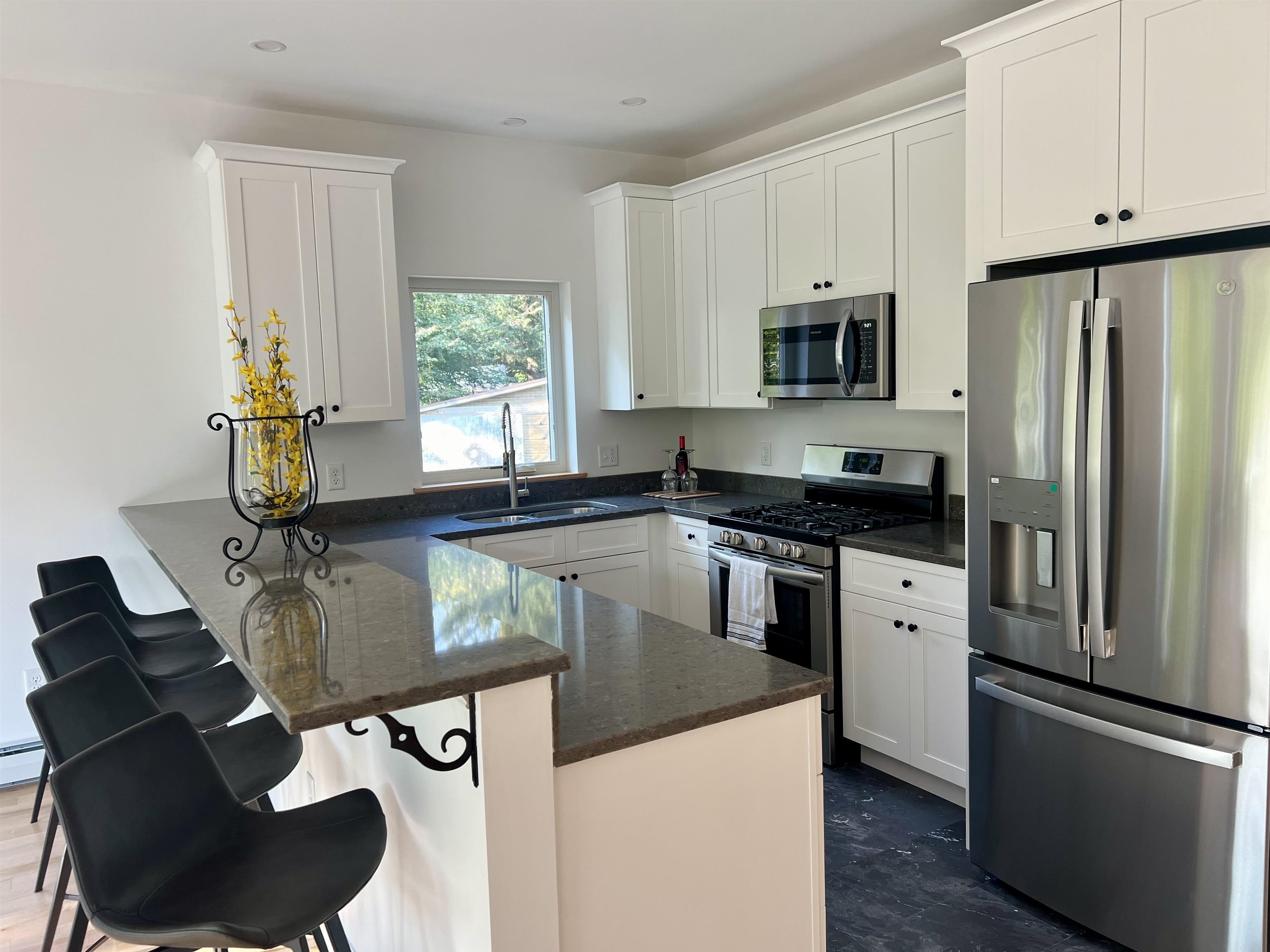 Vergennes, Vermont 05491, United States, 2 Bedrooms Bedrooms, ,2 BathroomsBathrooms,Residential,Active,44819