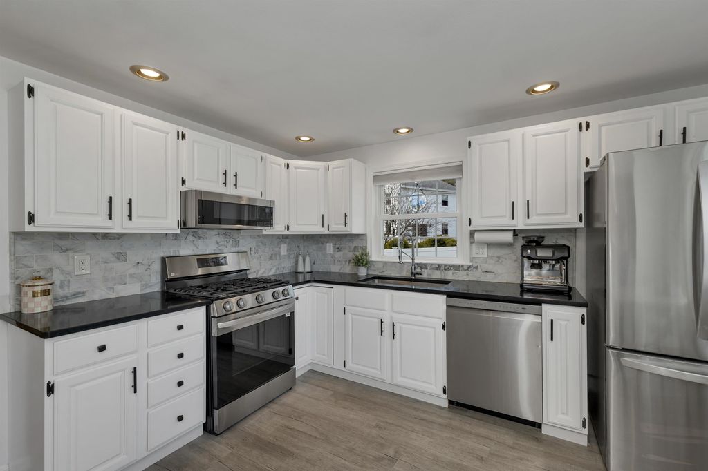 Photo of 8 Norton Road, Hampton, NH 03842 (MLS # 5083730)