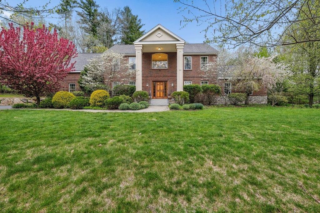 Photo of 5 Millstone Terrace, Bedford, NH 03110 (MLS # 5089322)