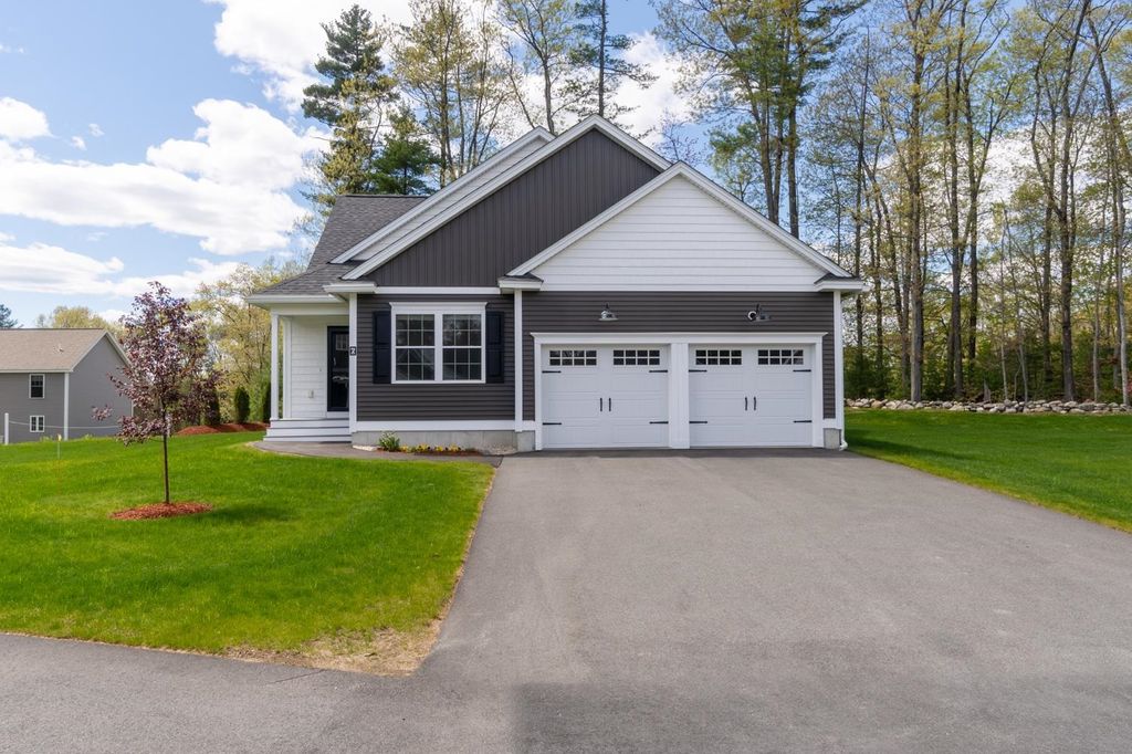 Photo of 6 Anita Drive #11, Hudson, NH 03051 (MLS # 5088552)