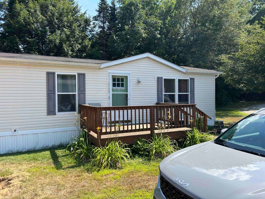 Photo of 3 Pierce Lane, Loudon, NH 03307 (MLS # 5053442)
