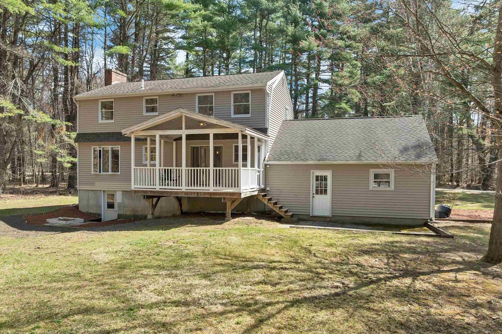 Photo of 4 Schoolhouse Road, Amherst, NH 03031 (MLS # 5084028)