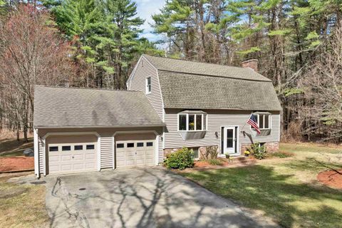 Photo of 4 Schoolhouse Road, Amherst, NH 03031 (MLS # 5084028)