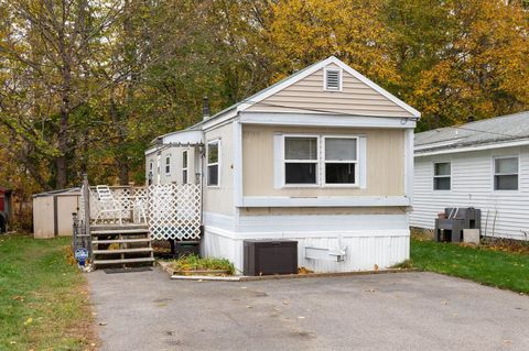 16 Railroad Street Newmarket NH 03857