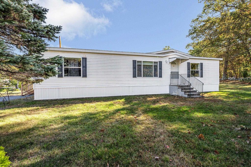 Photo of 18 Winter Street, Salem, NH 03079 (MLS # 5075973)