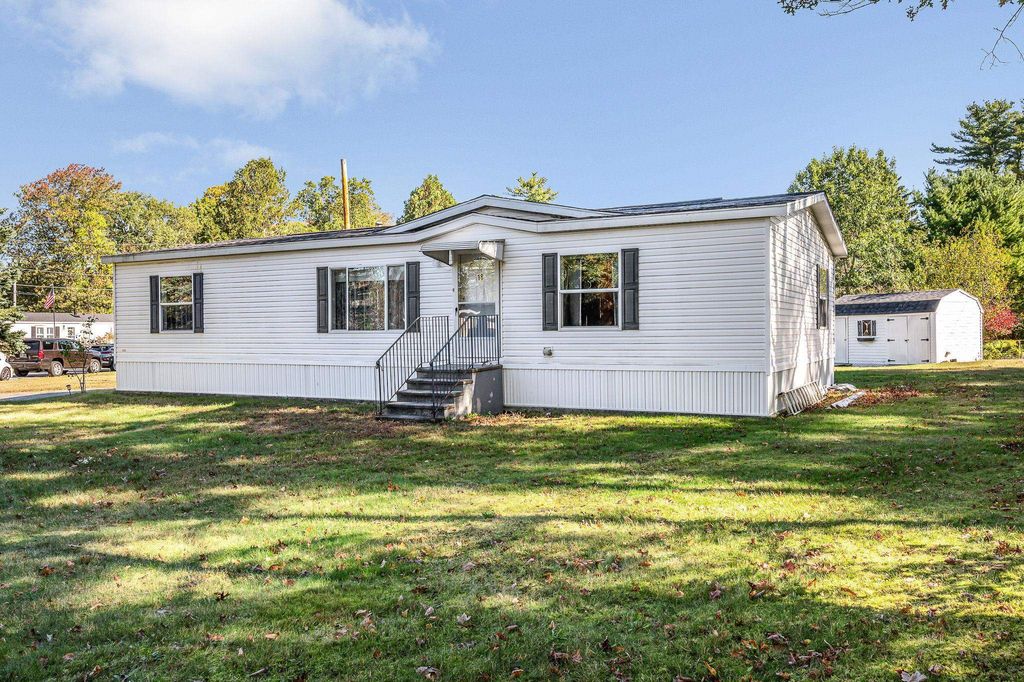 Photo of 18 Winter Street, Salem, NH 03079 (MLS # 5075973)