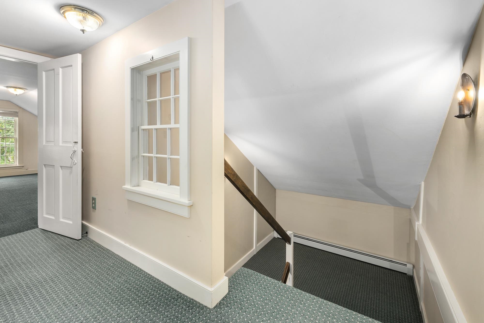 85 Dartmouth College Highway 203