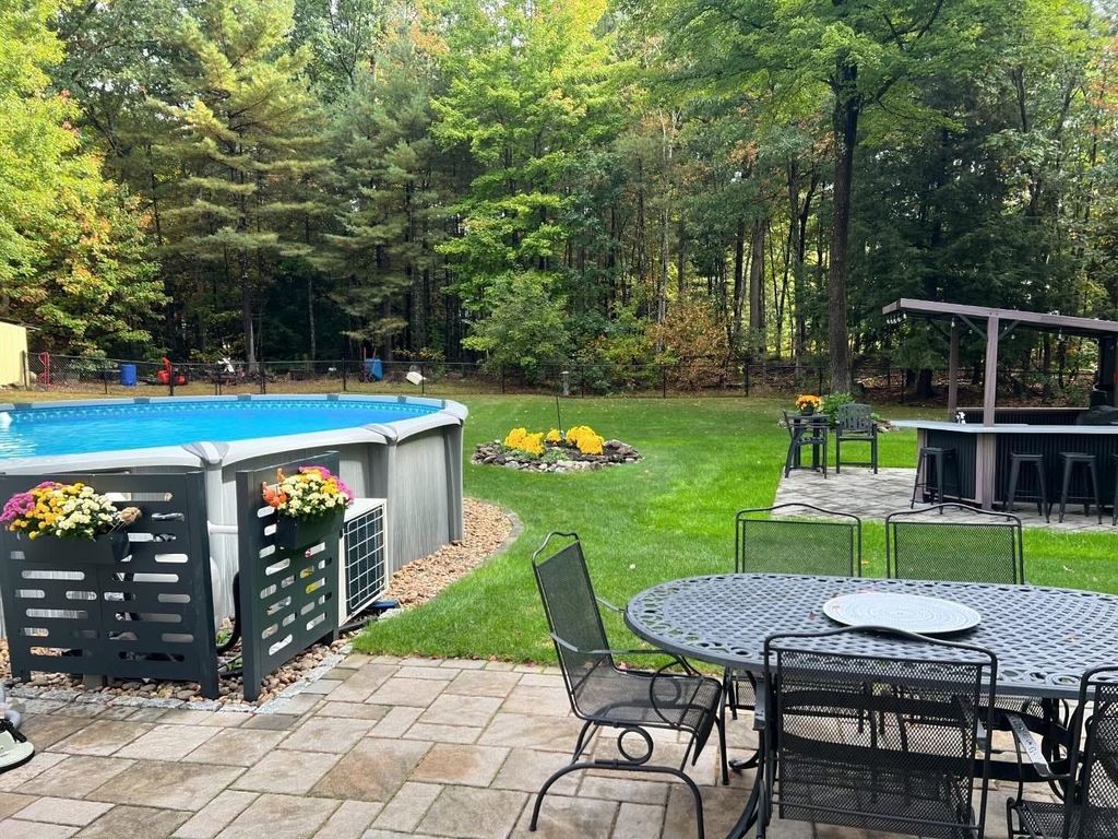 Photo of 10 Whidden Lane, Litchfield, NH 03052 (MLS # 5082485)