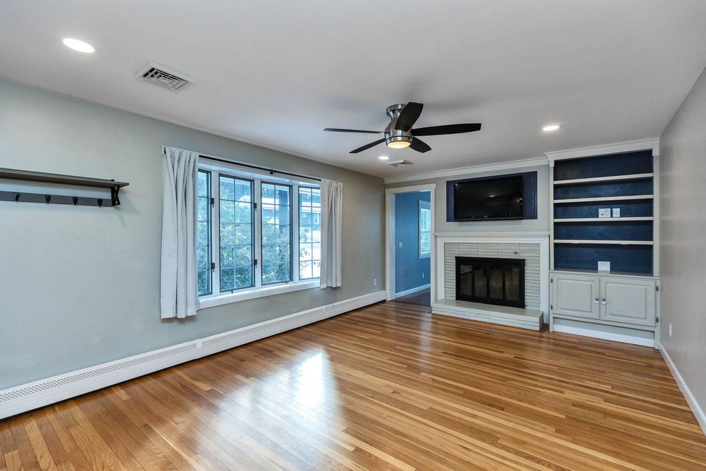 Photo of 66 Skyview Road, Manchester, NH 03104 (MLS # 5074030)