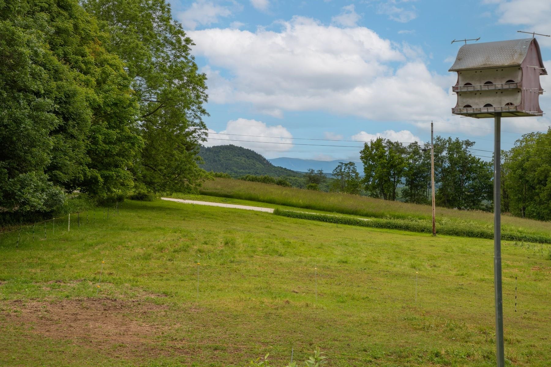 7 Lazy Acres Road