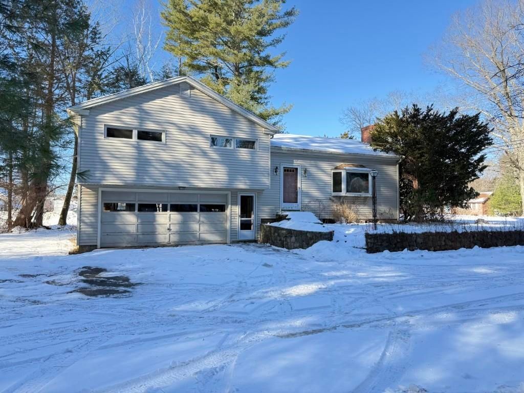 Photo of 118 Winnicutt Road, Stratham, NH 03885 (MLS # 5083388)