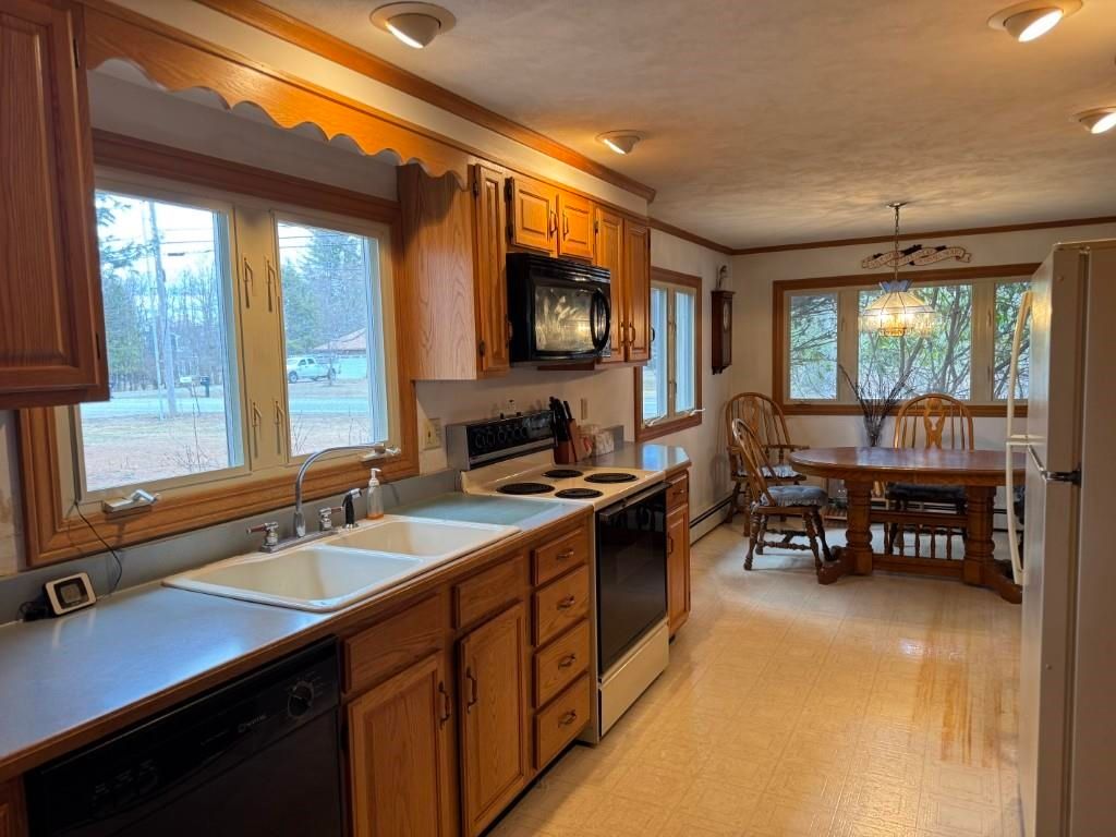 Photo of 118 Winnicutt Road, Stratham, NH 03885 (MLS # 5083388)