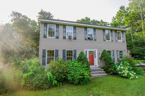 Photo of 1180 North Road, Sunderland, VT 05252 (MLS # 5069594)