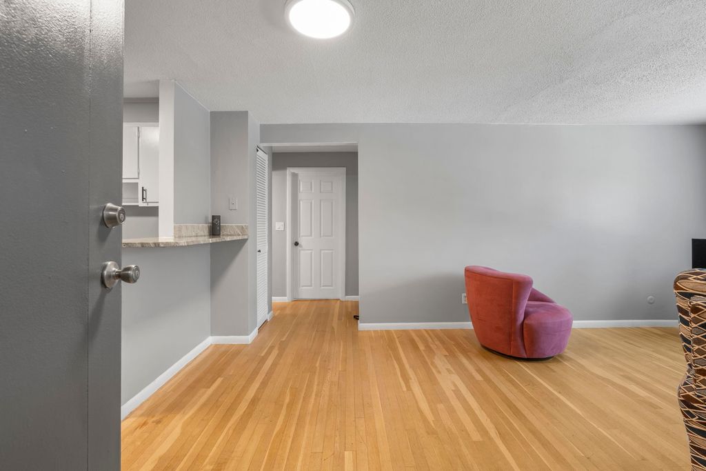 Photo of 99 Cluff Crossing #F10, Salem, NH 03079 (MLS # 5075879)