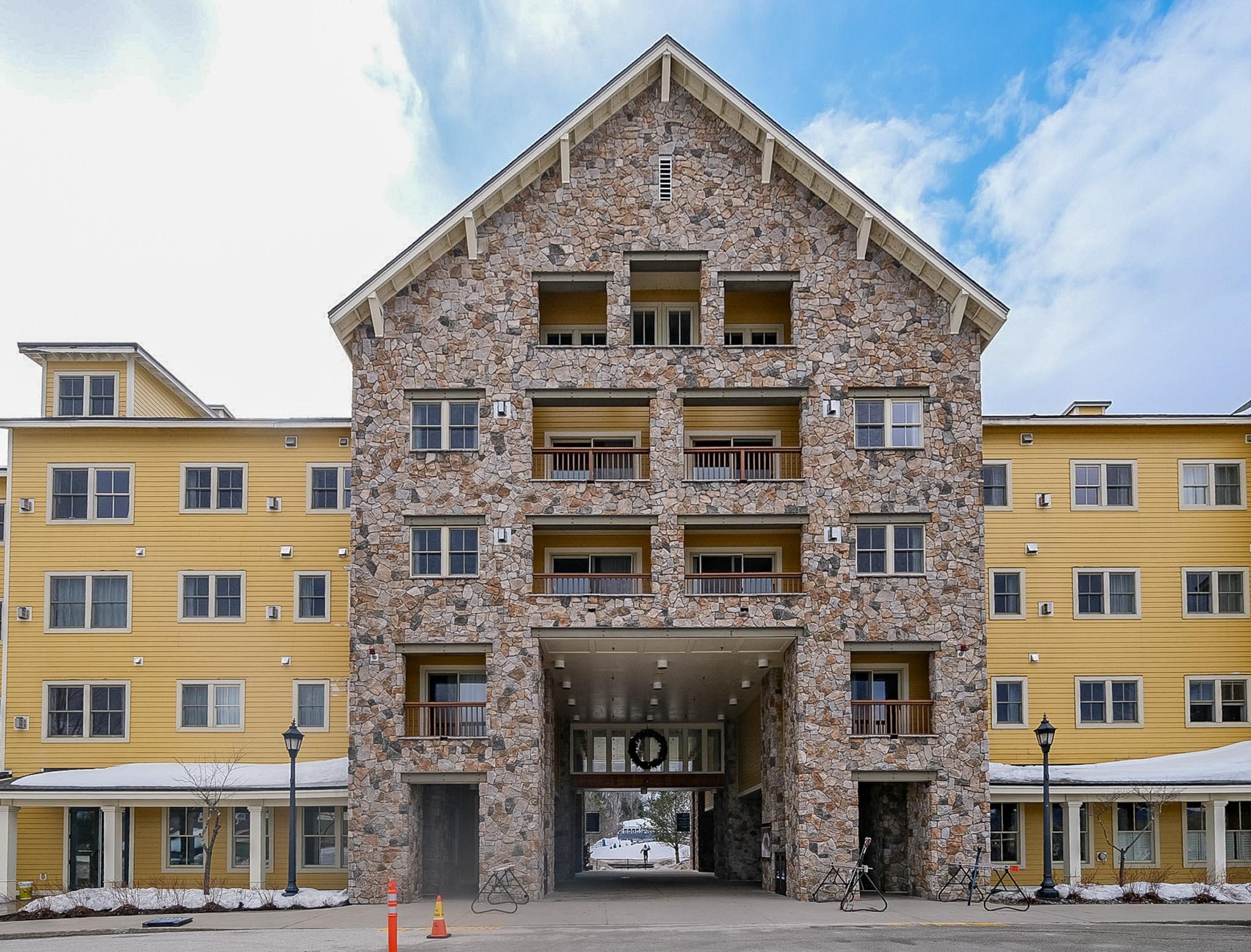 342/344 QIV Jackson Gore Inn 342/344 QIV
