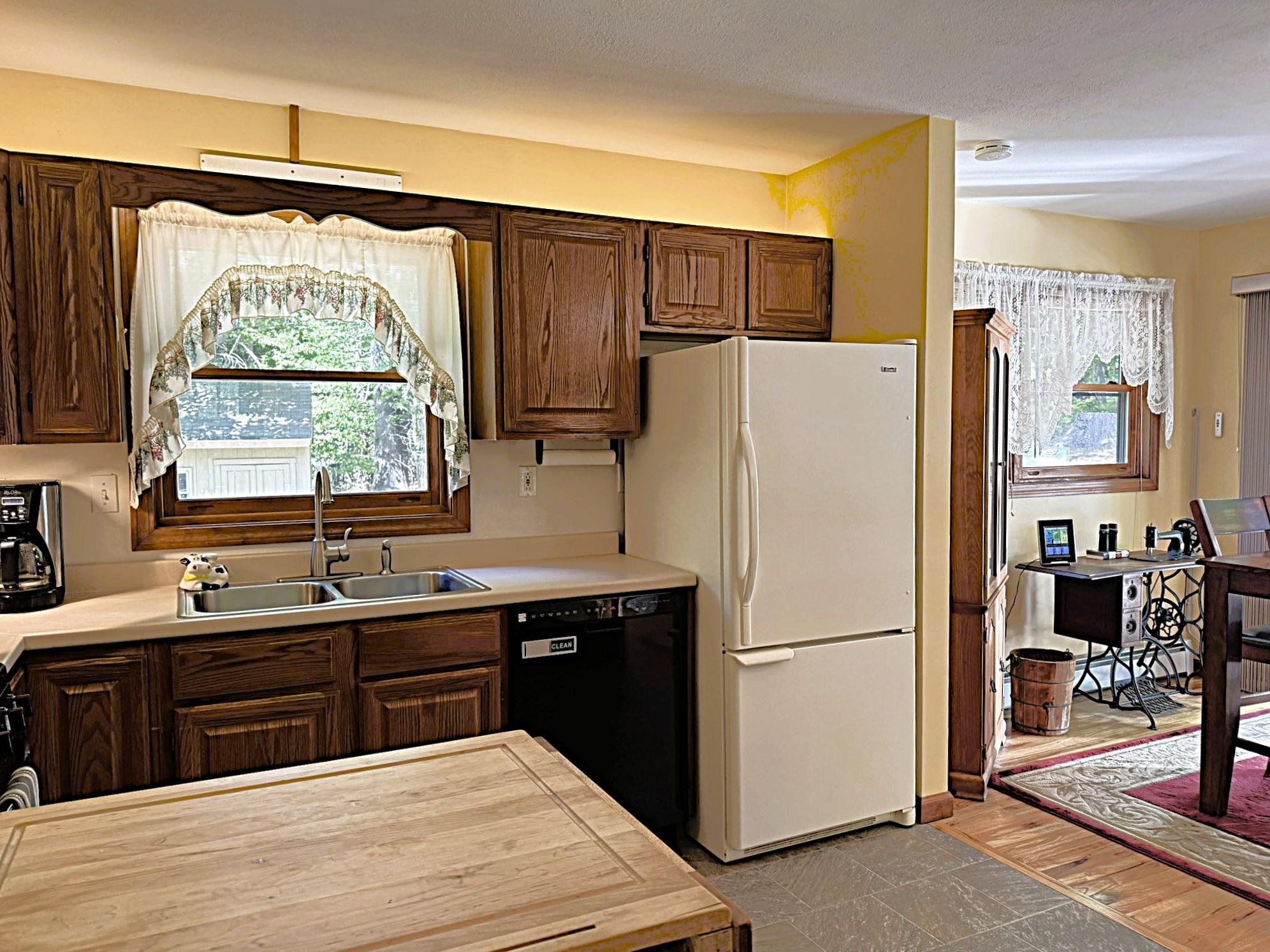 West Rutland, Vermont 05777, United States, 3 Bedrooms Bedrooms, ,1 BathroomBathrooms,Residential,Active,202377