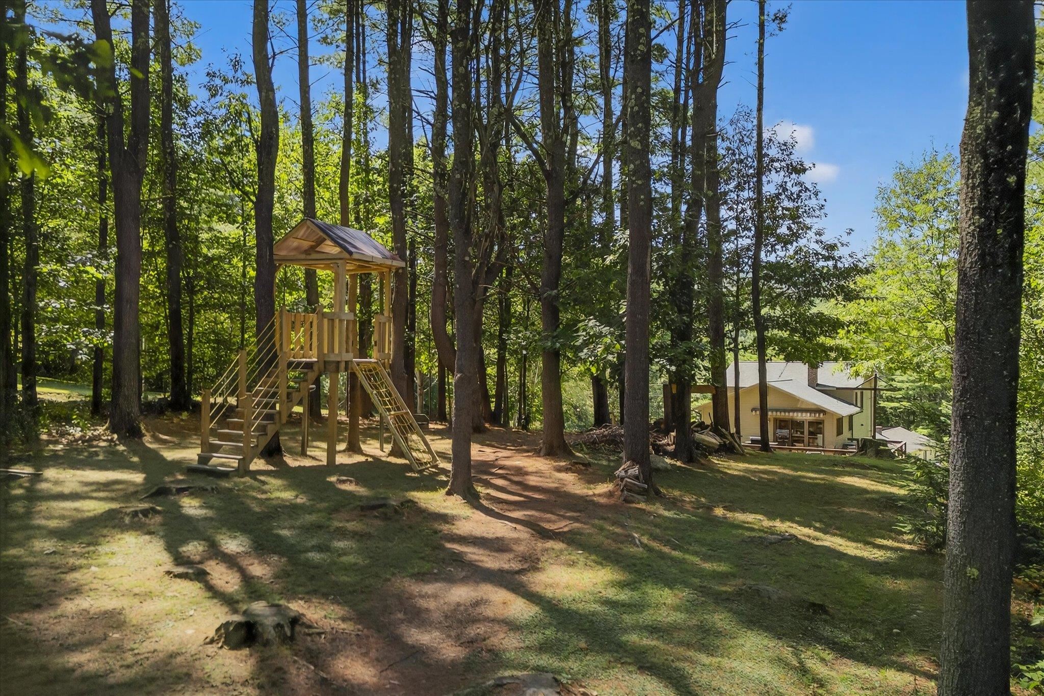 West Rutland, Vermont 05777, United States, 3 Bedrooms Bedrooms, ,1 BathroomBathrooms,Residential,Active,202377