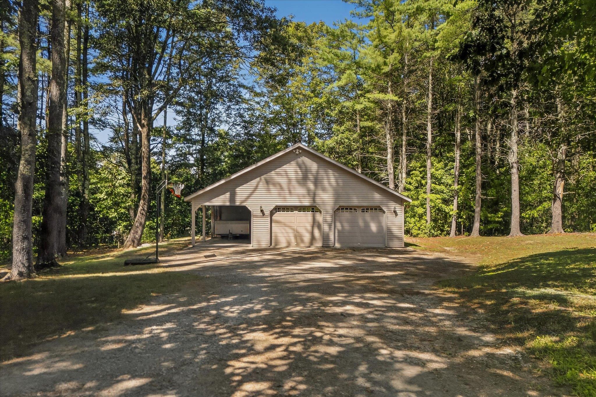 West Rutland, Vermont 05777, United States, 3 Bedrooms Bedrooms, ,1 BathroomBathrooms,Residential,Active,202377
