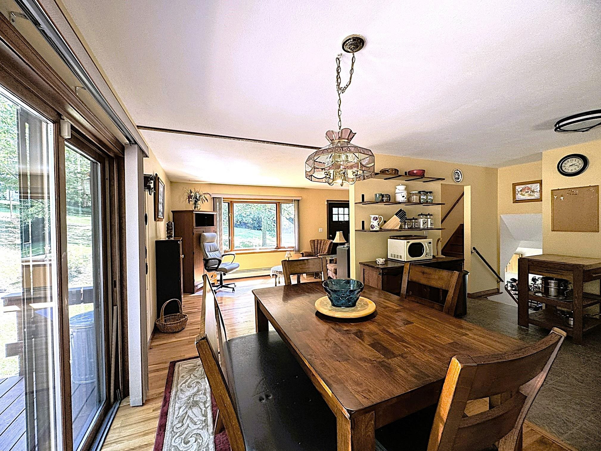 West Rutland, Vermont 05777, United States, 3 Bedrooms Bedrooms, ,1 BathroomBathrooms,Residential,Active,202377