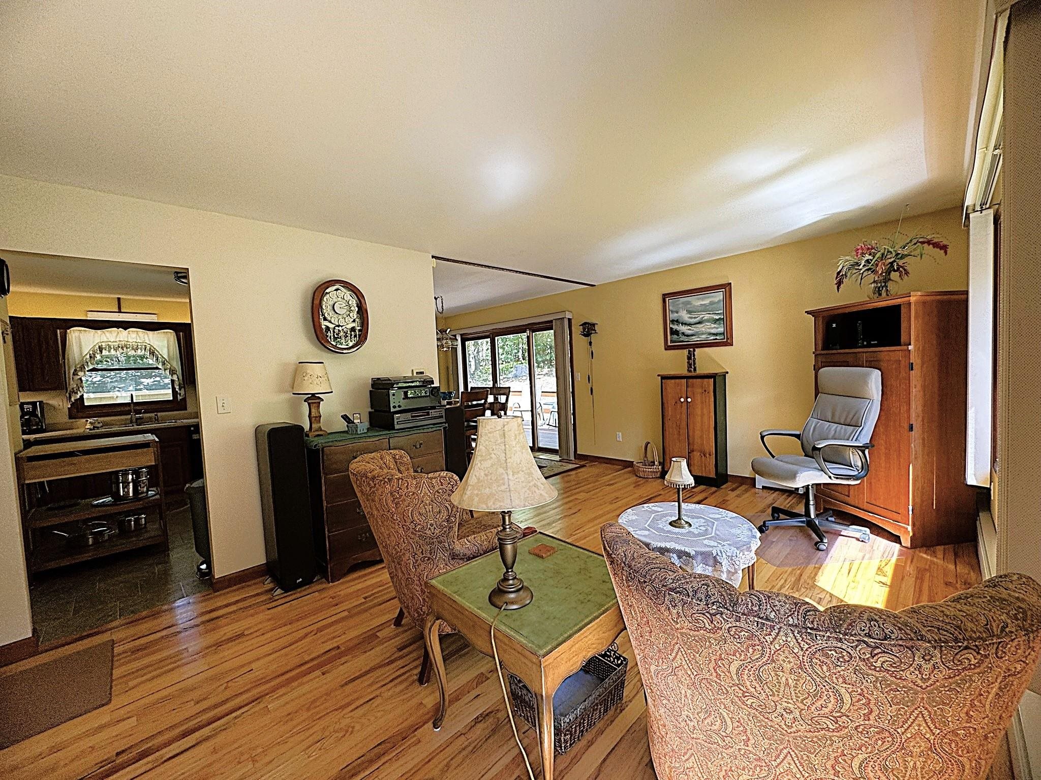 West Rutland, Vermont 05777, United States, 3 Bedrooms Bedrooms, ,1 BathroomBathrooms,Residential,Active,202377