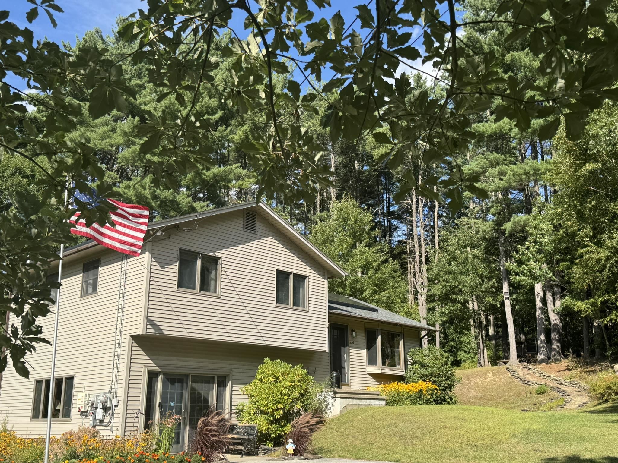 West Rutland, Vermont 05777, United States, 3 Bedrooms Bedrooms, ,1 BathroomBathrooms,Residential,Active,202377