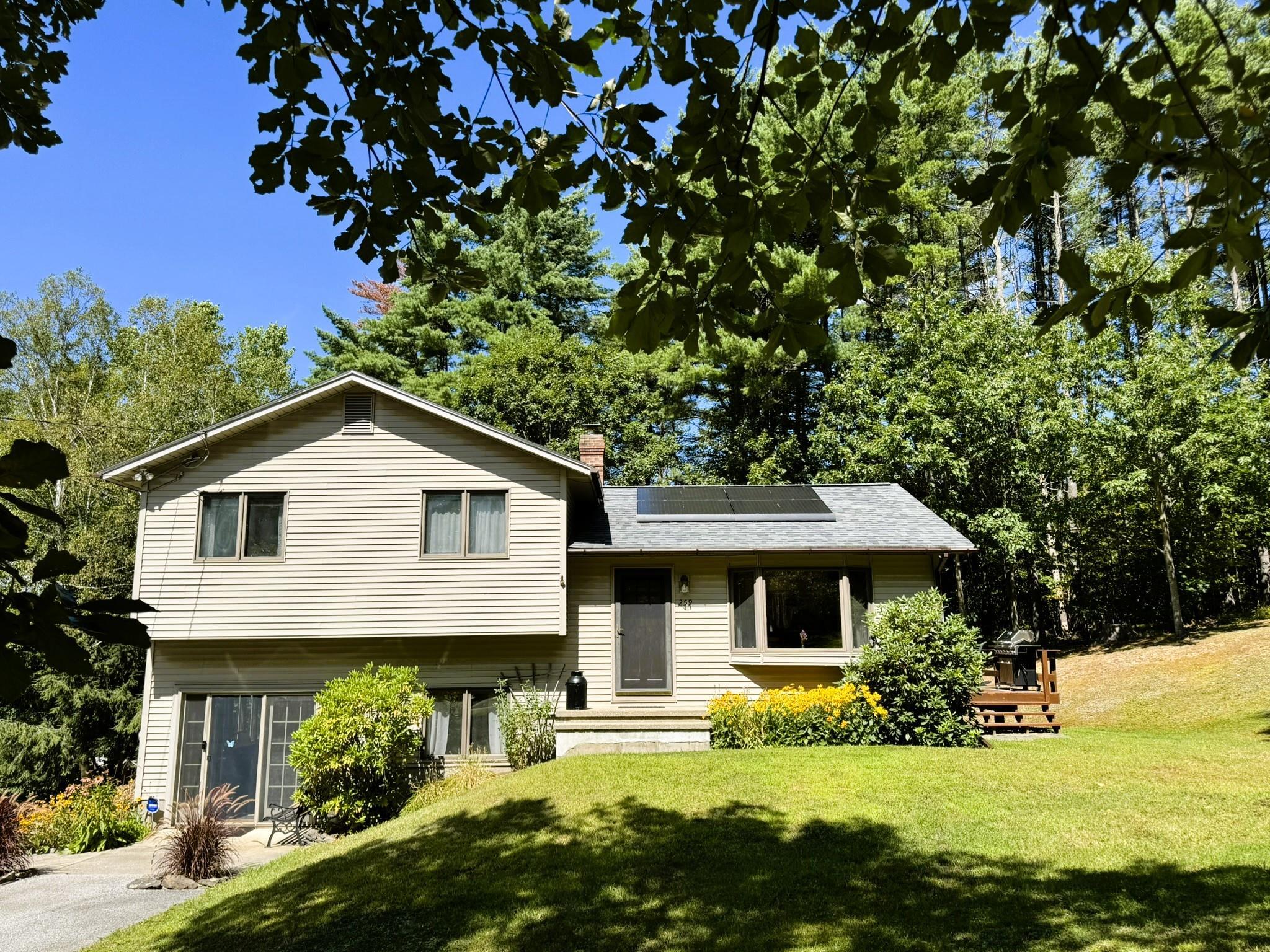 West Rutland, Vermont 05777, United States, 3 Bedrooms Bedrooms, ,1 BathroomBathrooms,Residential,Active,202377