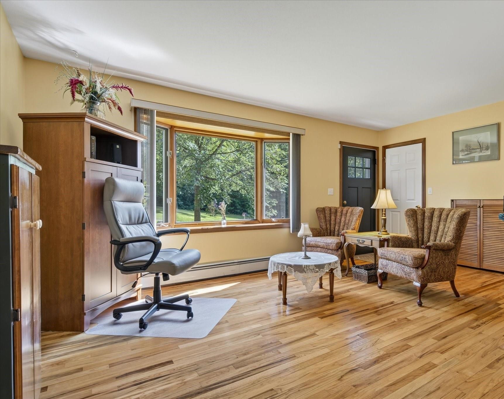 West Rutland, Vermont 05777, United States, 3 Bedrooms Bedrooms, ,1 BathroomBathrooms,Residential,Active,202377