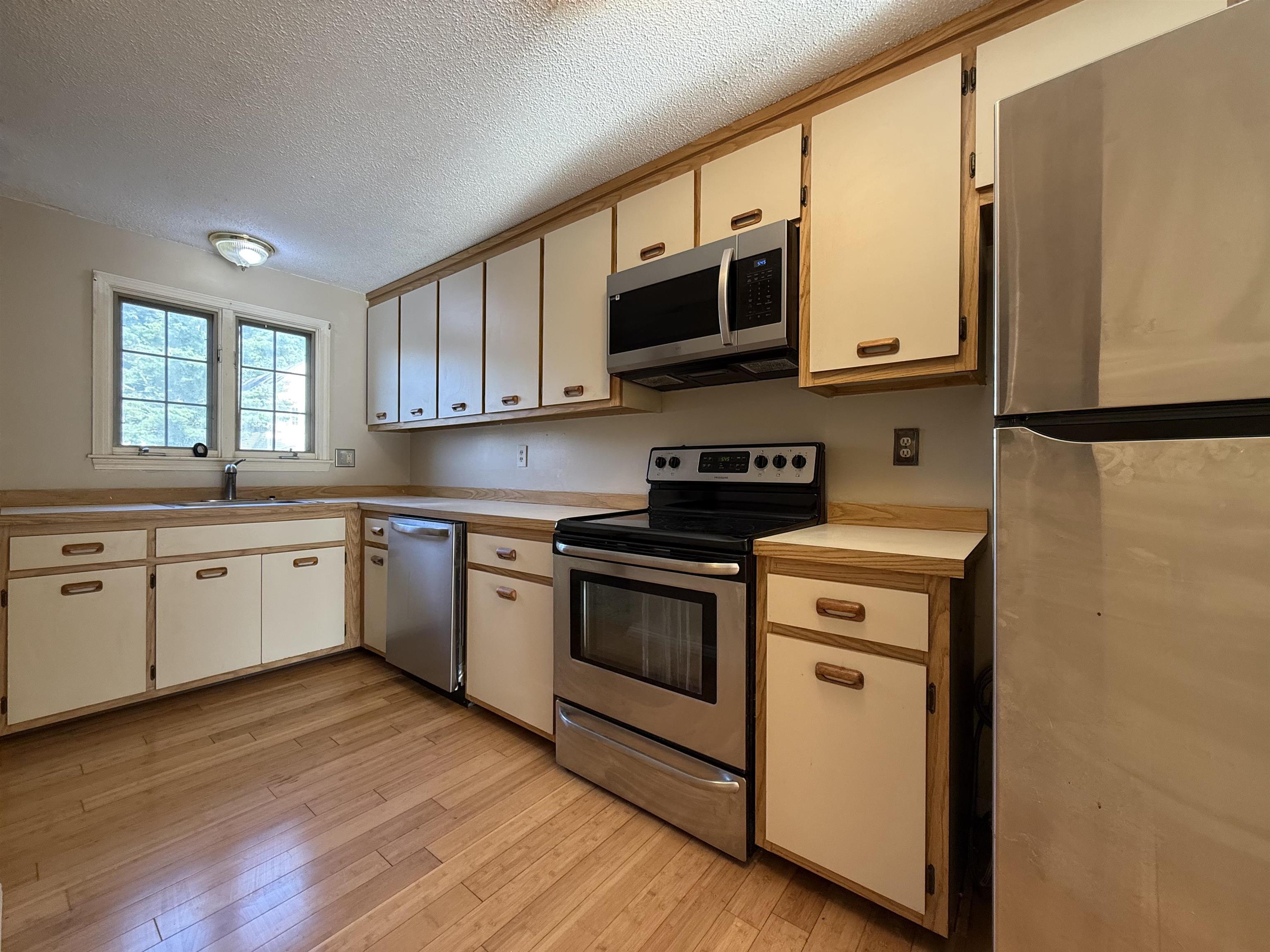 922 Fox Hollow Drive 922