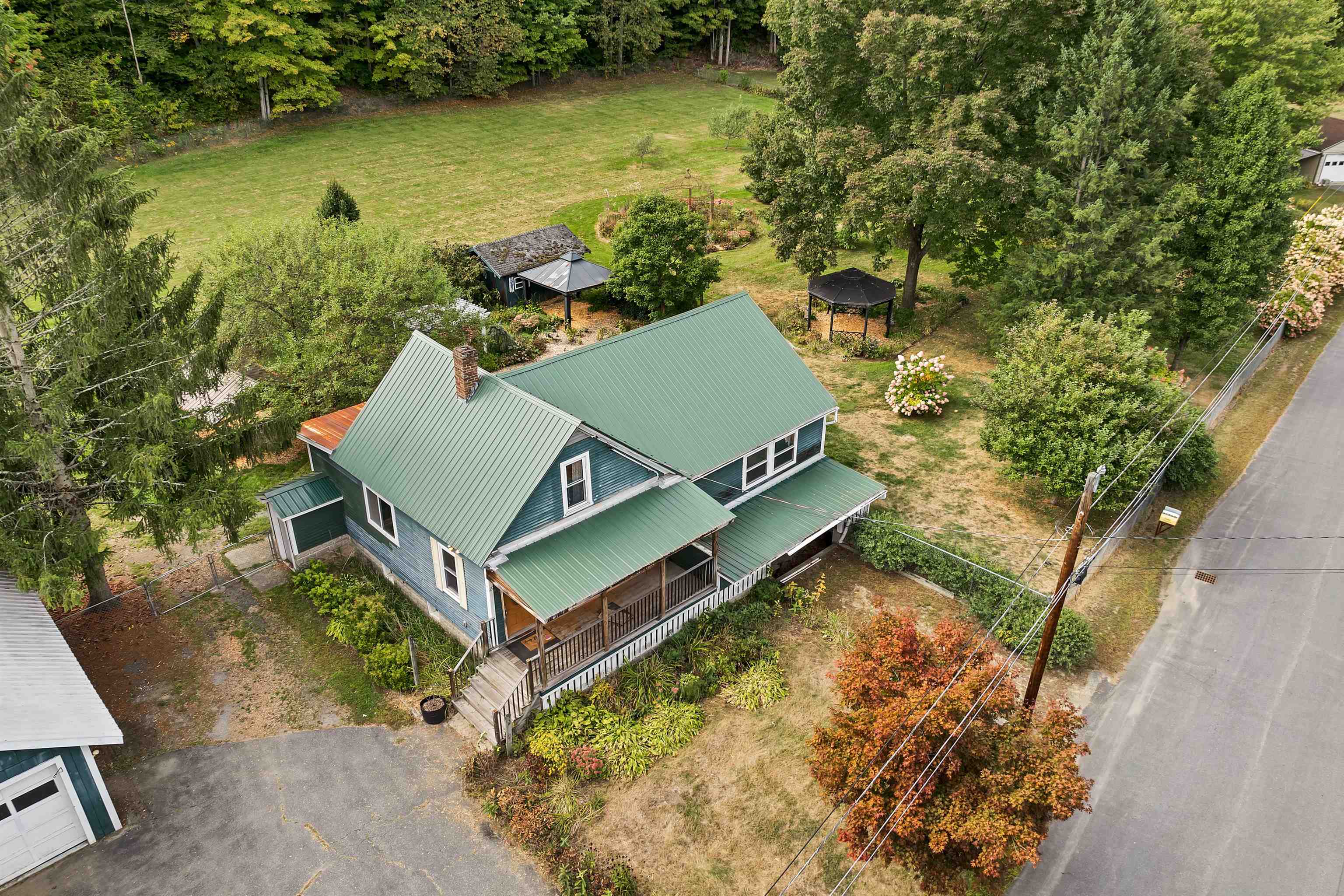 Claremont, New Hampshire 03743, United States, 4 Bedrooms Bedrooms, ,1 BathroomBathrooms,Residential,Pending,213554