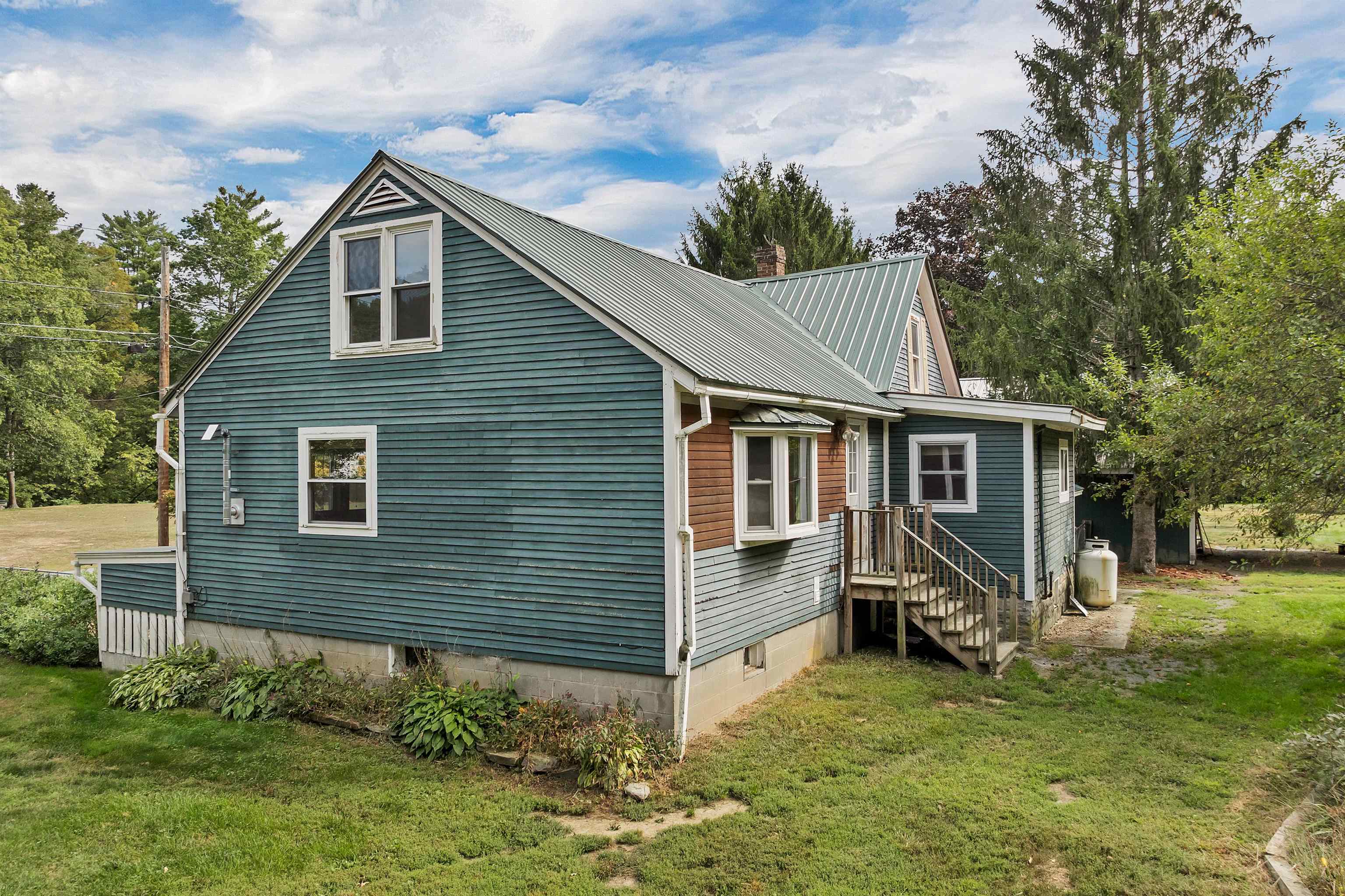 Claremont, New Hampshire 03743, United States, 4 Bedrooms Bedrooms, ,1 BathroomBathrooms,Residential,Pending,213554