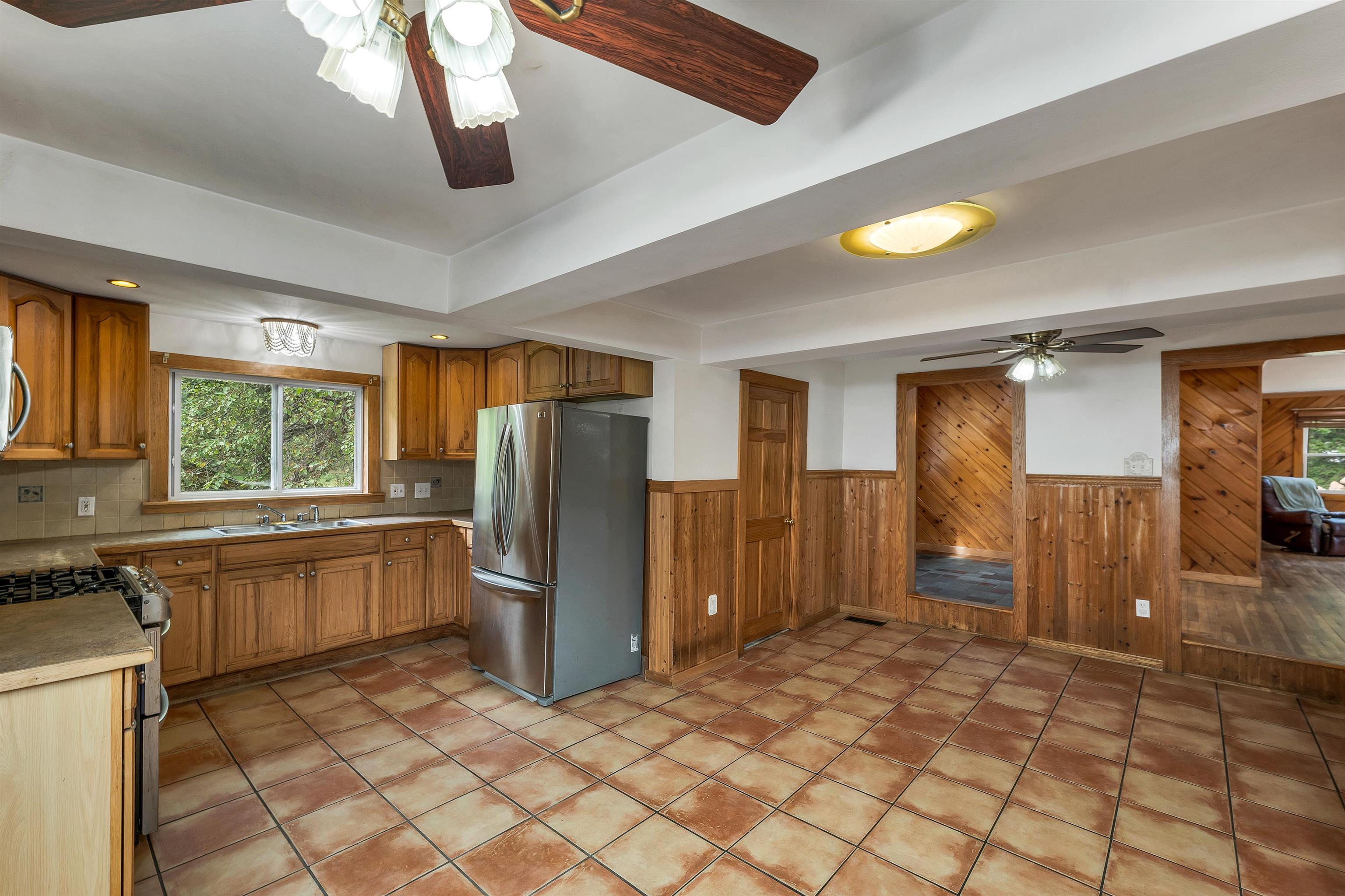 Claremont, New Hampshire 03743, United States, 4 Bedrooms Bedrooms, ,1 BathroomBathrooms,Residential,Pending,213554