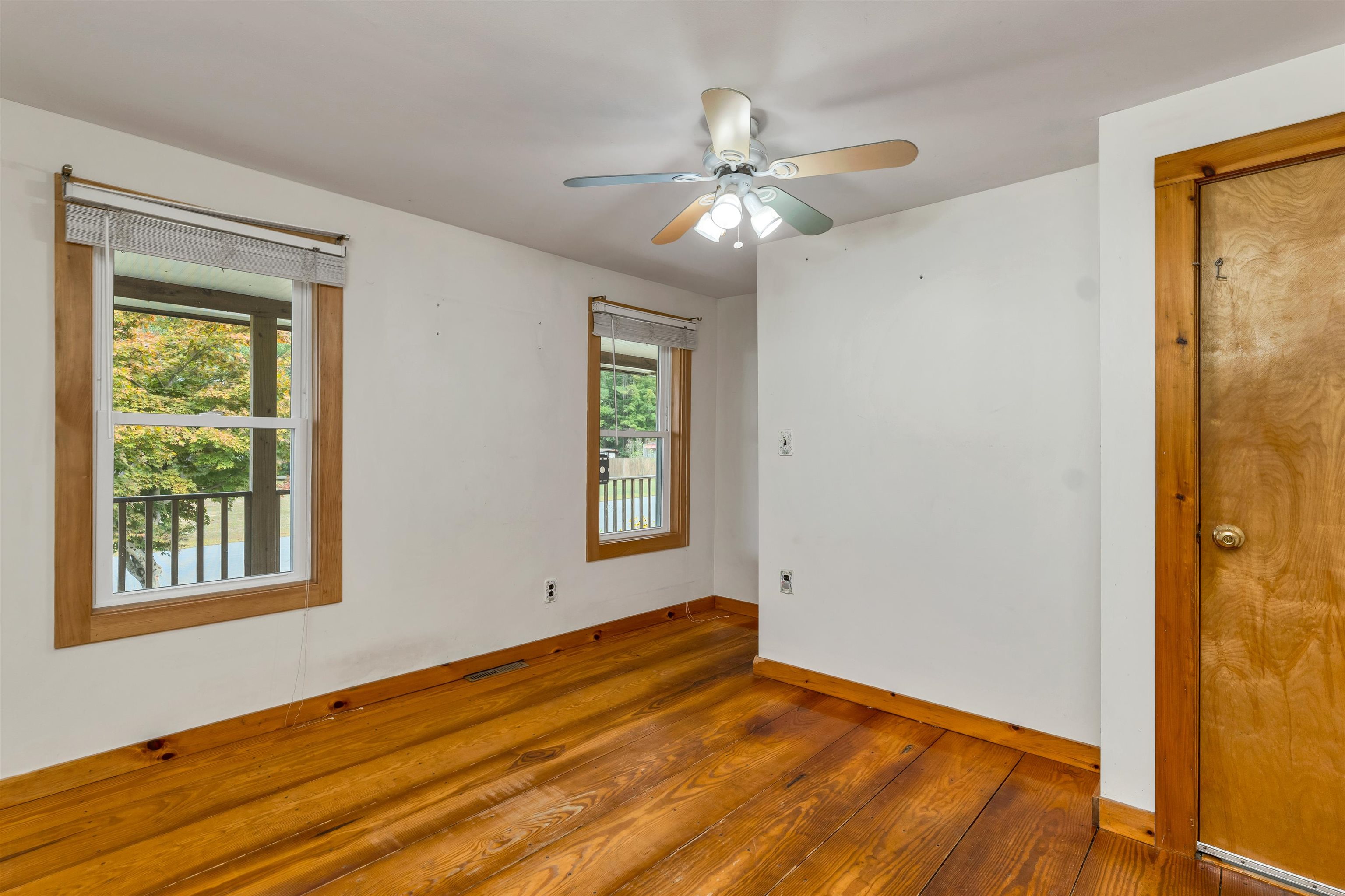 Claremont, New Hampshire 03743, United States, 4 Bedrooms Bedrooms, ,1 BathroomBathrooms,Residential,Pending,213554