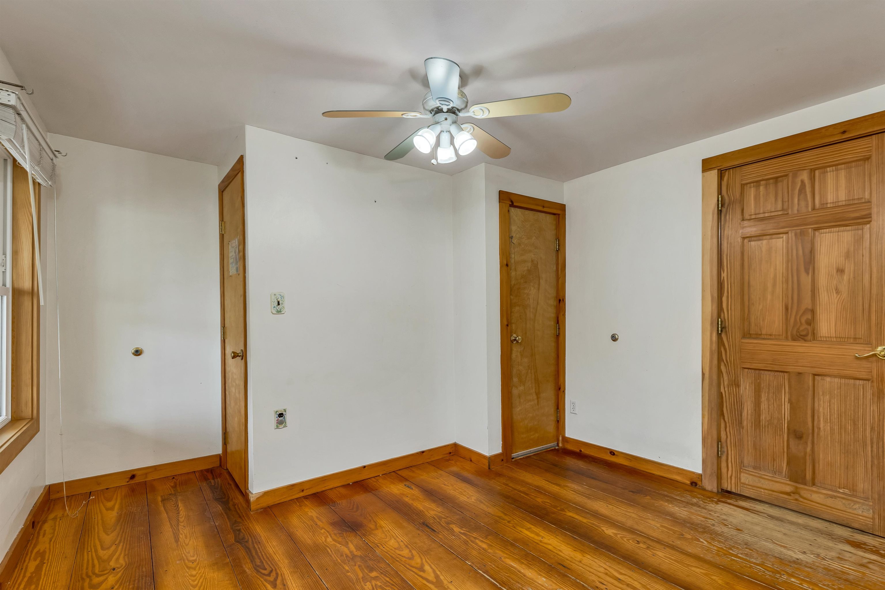 Claremont, New Hampshire 03743, United States, 4 Bedrooms Bedrooms, ,1 BathroomBathrooms,Residential,Pending,213554