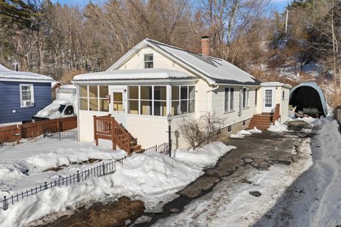 Photo of 75 Electric Street, Manchester, NH 03102 (MLS # 5075946)