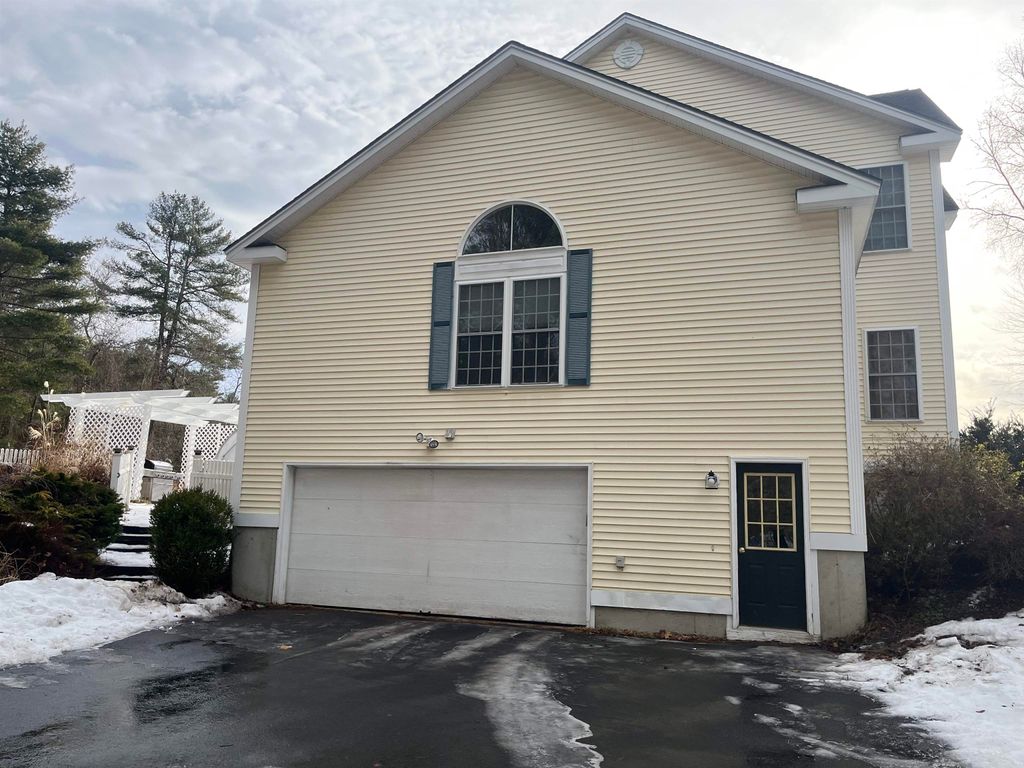 Photo of 10 Checkerberry Lane, Londonderry, NH 03053 (MLS # 5074110)