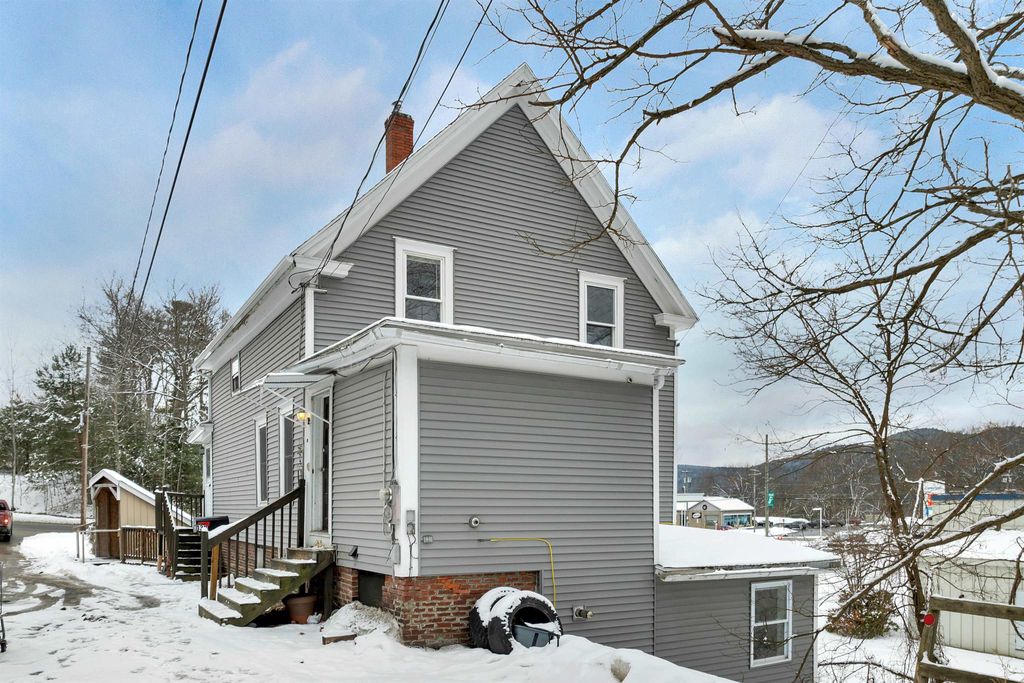 Photo of 13 Terrace Street, Haverhill, NH 03774 (MLS # 5074547)